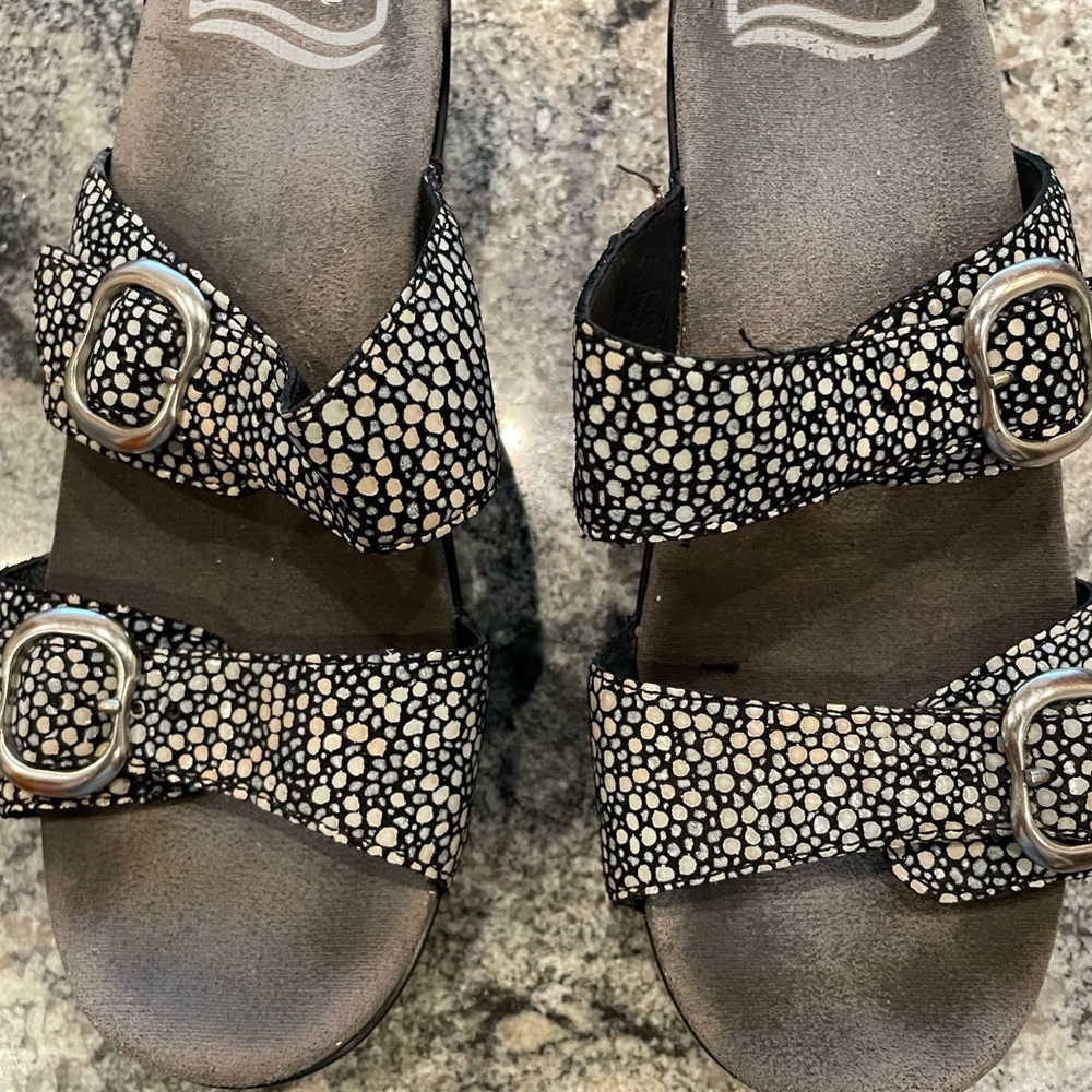 Womens Dansko Blue White Dotted Strap Buckle Clogs 38